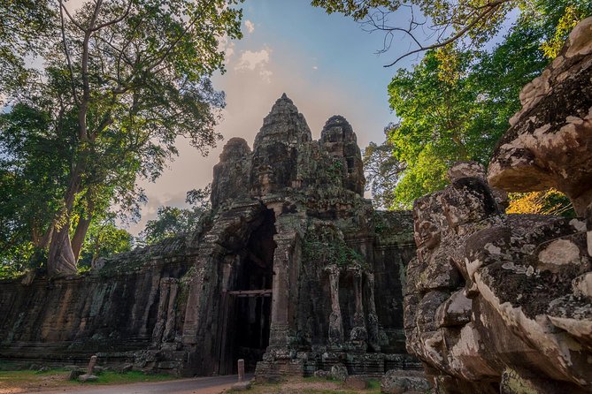1-Day Angkor Wat Sunrise & All Interesting Temples Private Tour - Baphuon, Phimeanakas, and the old royal center