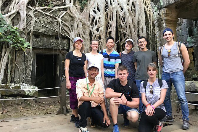 1-Day private Angkor Temple Tour with Sun Rise by Tuk Tuk from Siem Reap - The terraces and royal center