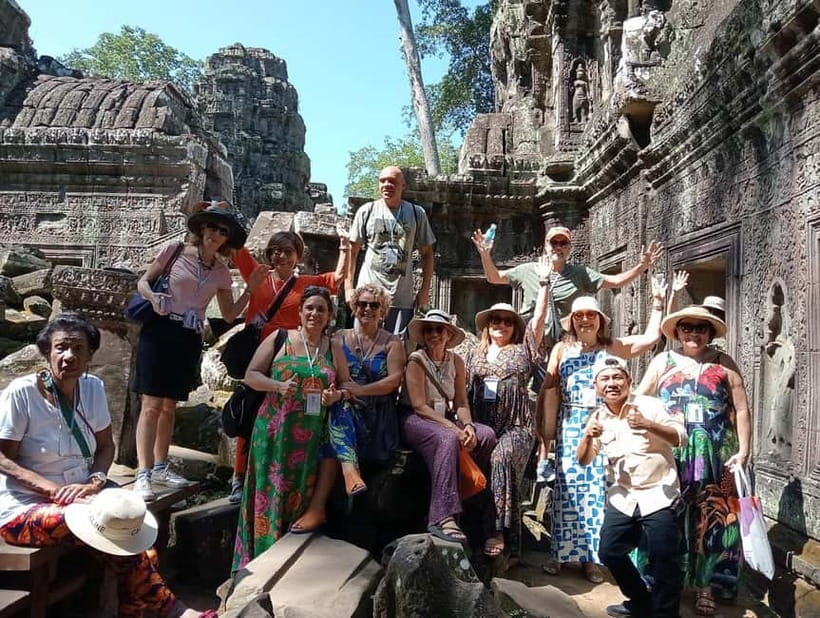 1-Day Trip to Angkor Wat with a Private or Shared Guide in Spanish - Two hours inside Angkor Wat