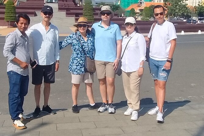 10 Stop Phnom Penh Tour by Tuk-Tuk, includes S21 & Killing Fields - Key points at a glance
