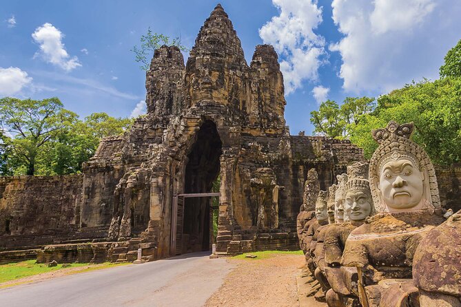 13 Days Private Tour to Cambodia, Angkor Wat and Vietnam - Hoi An: Historic Streets and a Big Evening Show