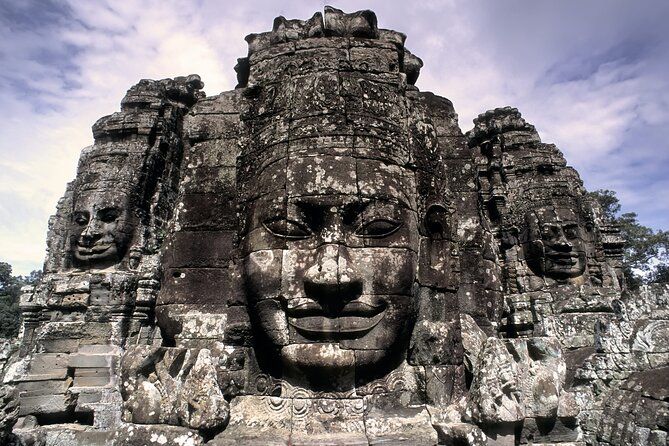 1day private tour to all majestic Temples in Angkor and Sunset - Entering Angkor Thom Through the Victory Gate