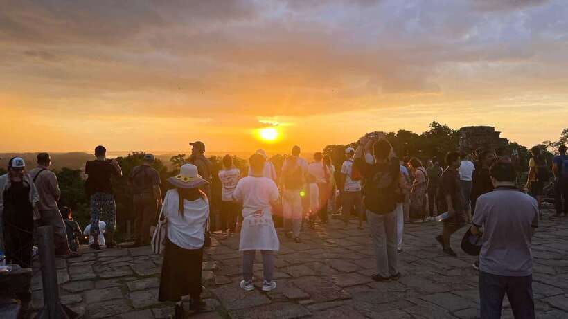 2-Day: Angkor Temple Treasures and Unique Floating Lifestyle - Transport, guide service, and group size