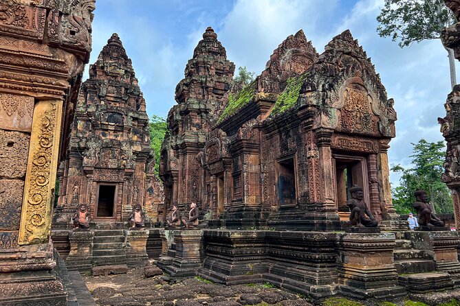 2-Day Angkor Wat Tour with Banteay Srei and Floating Village - Sunset at Phnom Bakheng
