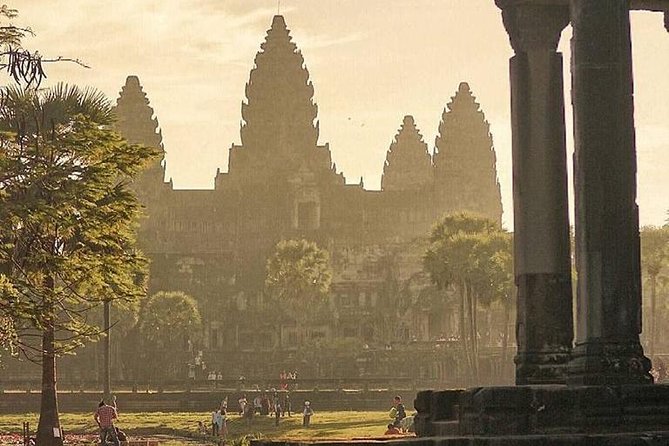 2-Day Best of Angkor Wat and Tonle Sap Lake Tour - Day two follows the water to Tonlé Sap