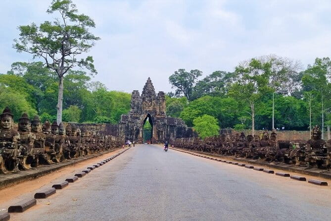 2 Day Cambodia Private Guided Tour in Angkor Temples - Why the private format works well at Angkor