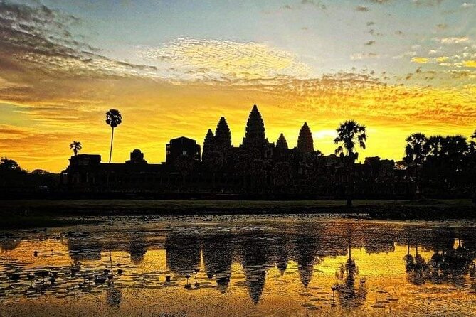 2-Day Phnom Penh to Siem Reap and Angkor Wat Temples - Skun and the roadside taste of Cambodia