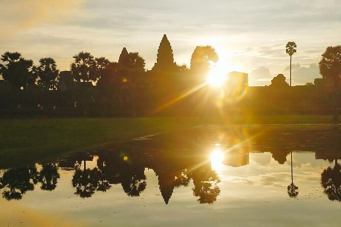 2-Day tour with sunrise - Day two: sunrise at Angkor Wat and Preah Khan