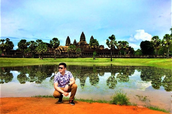 2 Days Exclusive Temple Highlights with Sunset and Sunrise Tour - Angkor Thom and the Bayon face towers