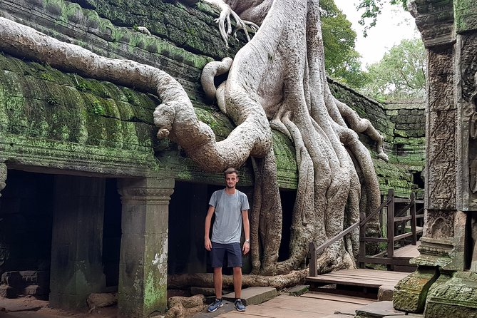 2-Days Private Tour in Angkor Sunrise, Banteay Srei and Beng Mealea Temple - Neak Pean offers a smaller, unusual visit