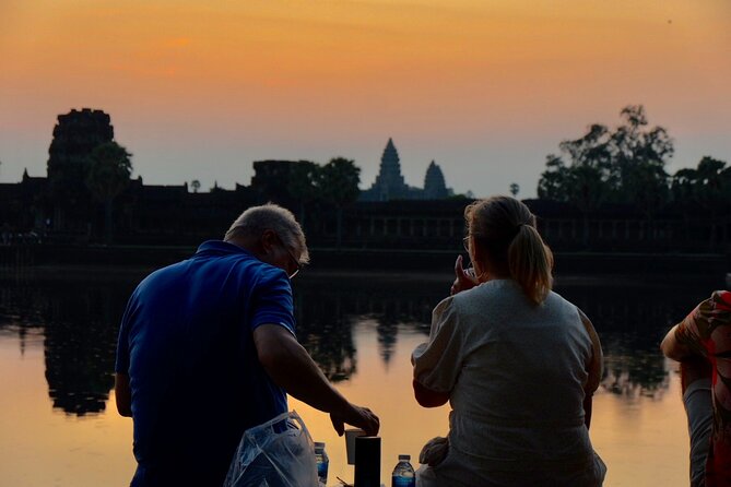 2 Days Tour in Siem Reap including Lunch, Dinner & Apsara Show - A palm cake stop in Preah Dak