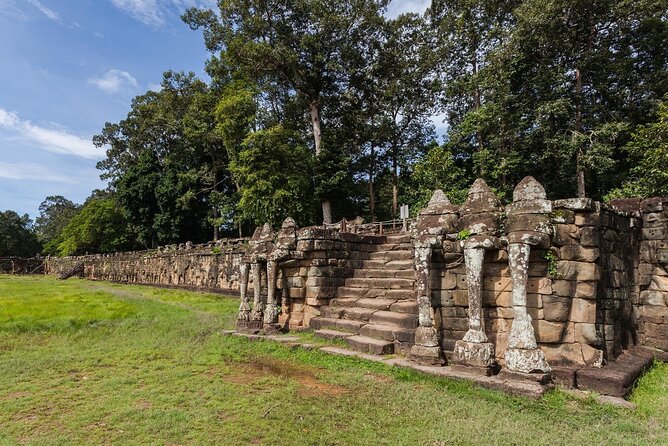 2days Explore Angkor wat Small Tour & Big Tour + Banteay Srei (Private tour) - Comfort, safety, and the driver experience