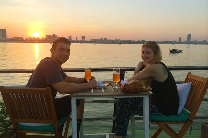 2hours Private Sunset Cruise with unlimited beer, soft drinks and Tour guide - The guide and the human side of the cruise