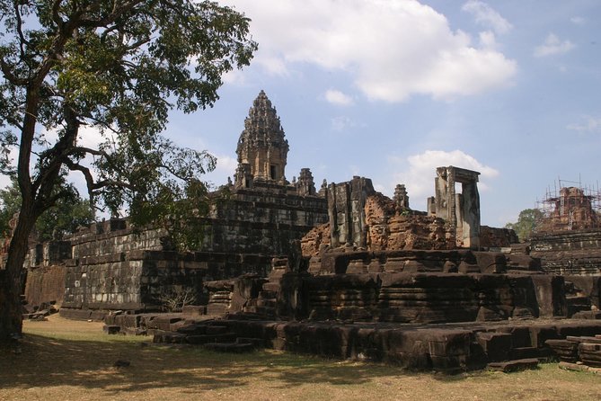 3-Day Angkor, Lake-side Village & Roluos Temples Tour - Day 1: Bayon faces, Ta Prohm roots, and Angkor Wat