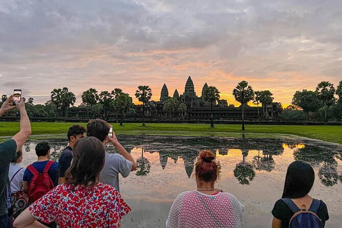 3 Day Angkor Wat Kulen Mountain Beng Mealea and Floating village - Day one: Angkor Wat before the crowds