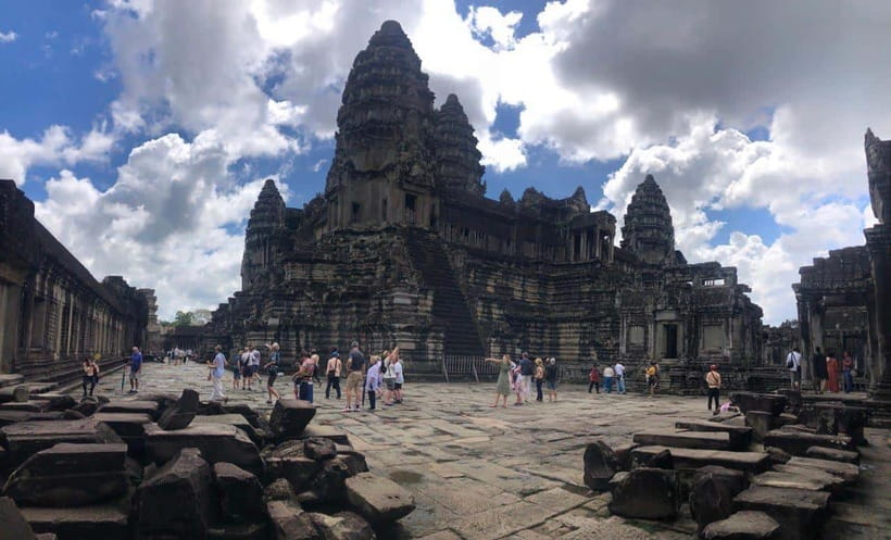 3-Day Exploring Angkor Wat & Siem Reap Highlights Tour. - Wat Thmei and Siem Reap’s old market