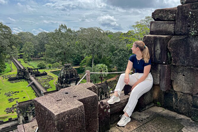 3-Days Discovery Of Angkor: Waterfalls,Floating Village and Banteay Srei temple - What the private vehicle and guide add