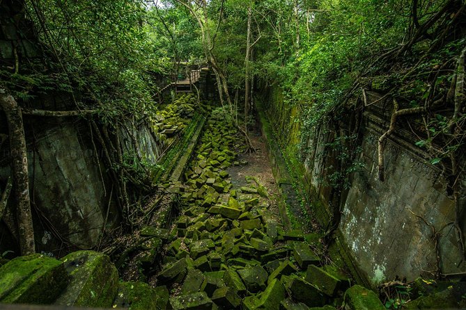 5-Day All Major Temples & Kulen Mount Waterfall & Koh Ker & Beng Mealea - Day five: Phnom Kulen, crafts, and Siem Reap’s Old Market