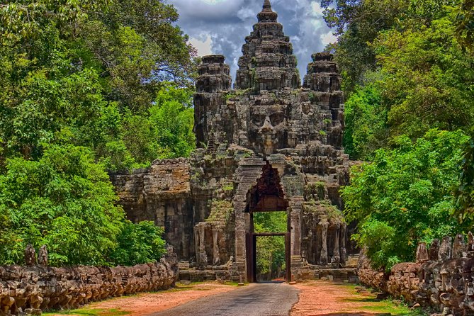 5-Day All Major Temples & Kulen Mount Waterfall & Koh Ker & Beng Mealea - Day one: Angkor Thom and the main towers of Angkor Wat