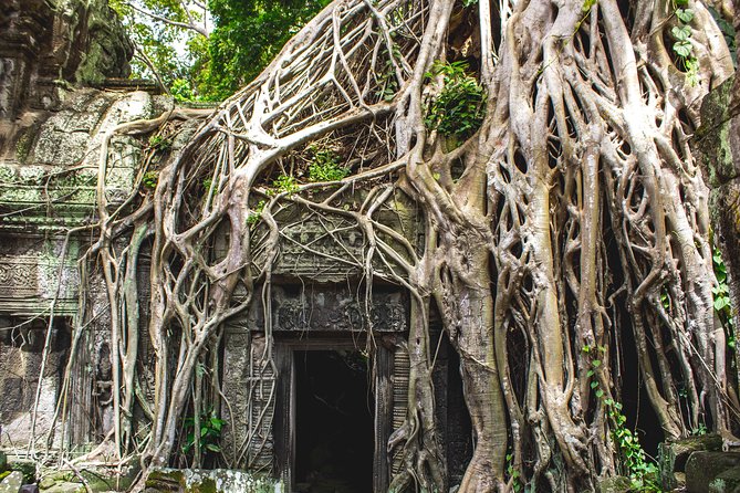 7-must See Temples in Angkor Park (Private Guided Tour) - Neak Pean offers a smaller, more unusual stop