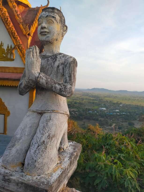 A Day TukTuk Bambootrain, Banan, Killing & Bat Caves, Sunset - Climbing Wat Banan’s 358 Steps