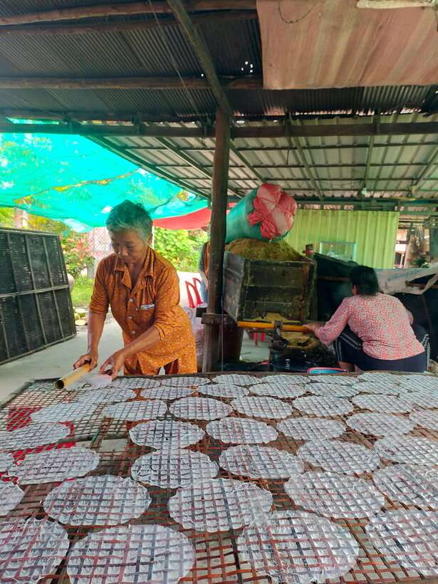 A Day TukTuk Handicrafts Bambootrain Killing&BatCaves,Sunset - Rice noodles, sticky rice, and village-made food