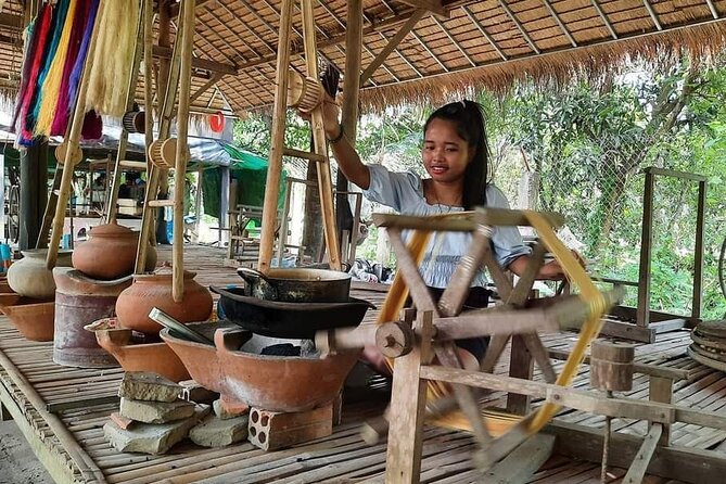 A Half Day Tour in Phnom Penh City - Royal Palace and Silver Pagoda