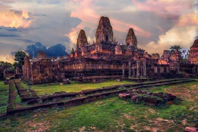 Amazing full day TUKTUK tour - Angkor Thom begins with Bayon’s stone faces