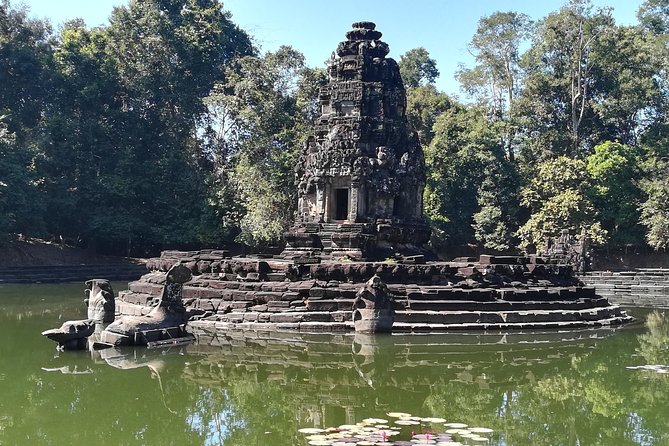 Angkor Grand Circuit Temples Tour - Starting at 8:00 with a private vehicle