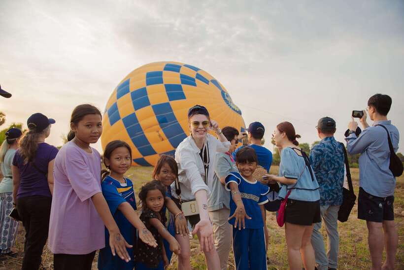 Angkor Stunning Hot Air Balloon - From Siem Reap to Bakong by car or minivan