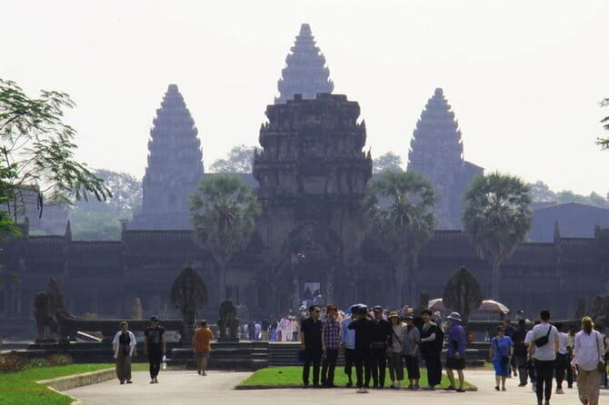 Angkor Sunrise Adventure Private Tour - Bayon closes with stone faces and Angkor Thom