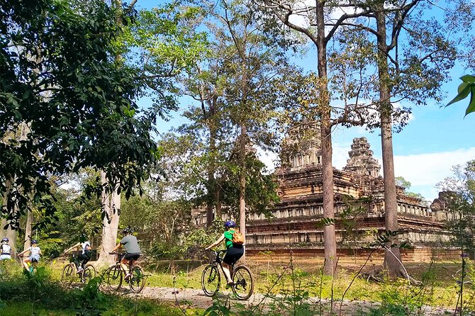 Angkor Sunrise Bike Tour - Breakfast & Lunch included - The 4:45 am start and Angkor Wat at first light
