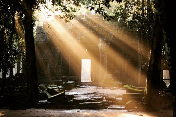 Angkor Sunrise Half-Day Tour with Private Vehicles & Tour Guide - Why sunrise at Angkor Wat is worth the alarm