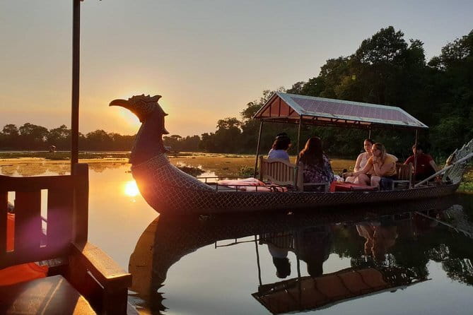 Angkor Sunset & Gondola Ride By Jeep - 2:30 pm pickup and the road through Tapang