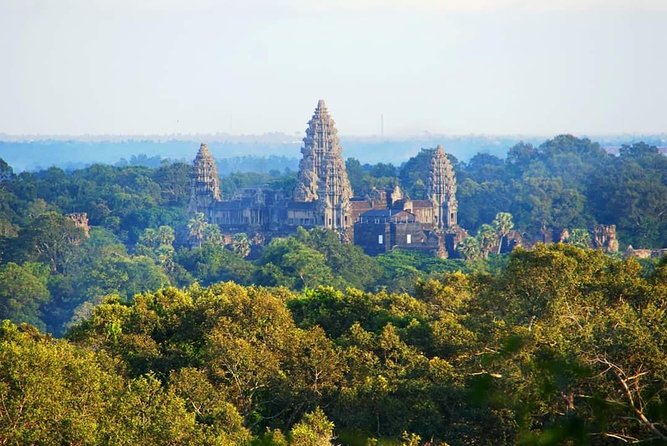 Angkor temples Tour - Angkor Wat: begin with Cambodia’s great monument