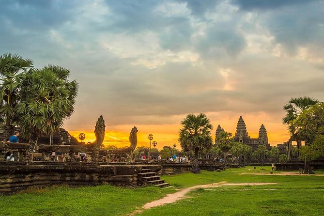 Angkor Temples with Sunset 1-Day Tour - Bayon and the carved faces of Angkor Thom