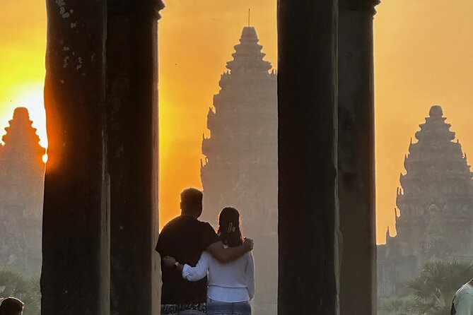 Angkor Wat 1-Day Tour by Private Car or Minivan - Guides who adjust the day to your group