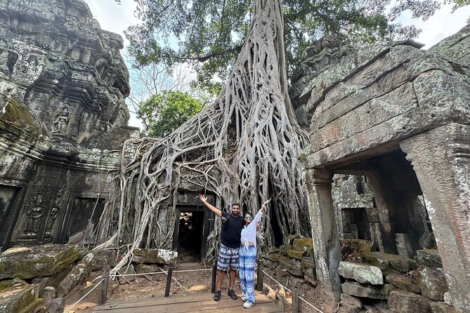 Angkor Wat 1-Day Tour by Private Car or Minivan - Heat, refreshments, and the walking rhythm