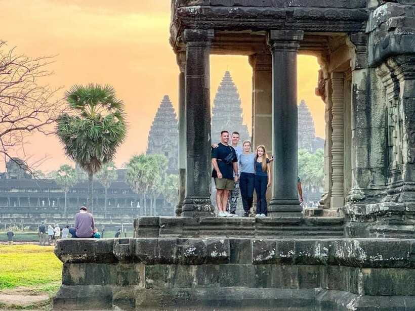 Angkor Wat 1 Day with Sunrise Combined tour with (Tuk Tuk) - Lunch, heat, and the sensible midday pause