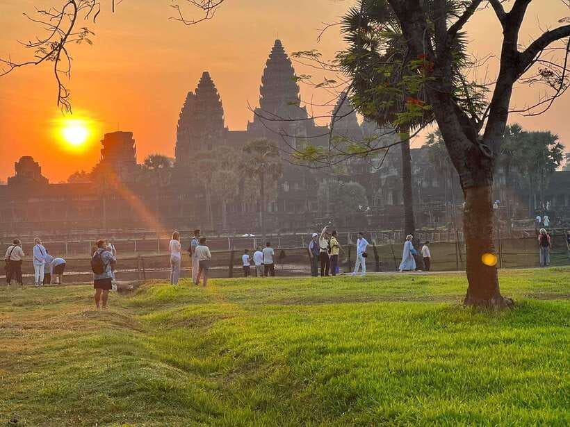 Angkor Wat 2-Day complex Sun rise & Sun set with Guided Tour - Banteay Kdei and Ta Keo add variety