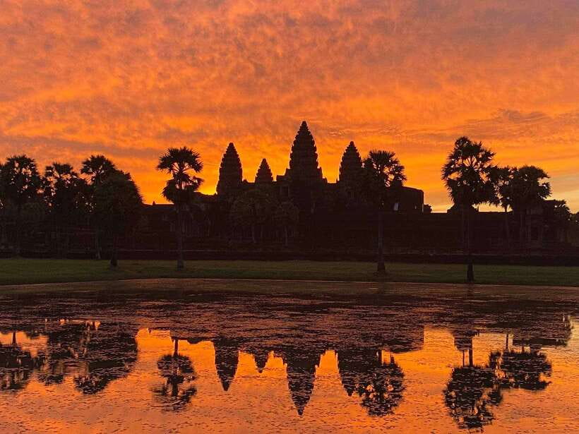 Angkor Wat 2-Day complex Sun rise & Sun set with Guided Tour - Day two takes you beyond the main circuit
