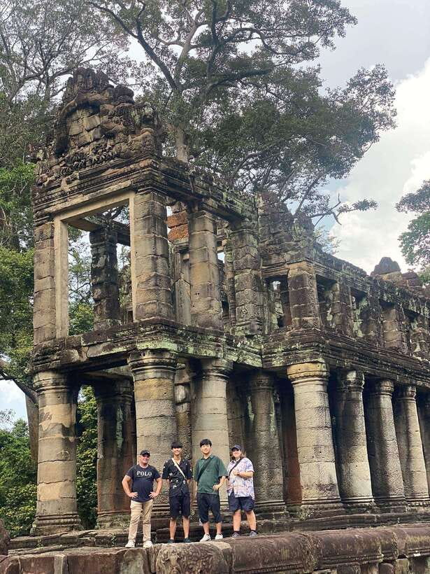 Angkor Wat 2-Day complex Sun rise & Sun set with Guided Tour - East Mebon and Pre Rup explain the outer temples