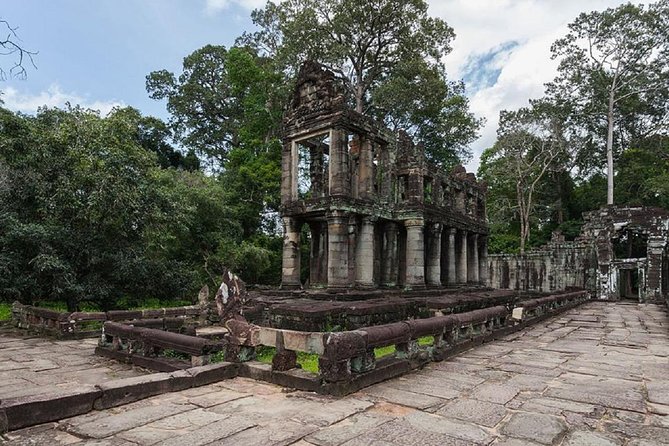 Angkor Wat 3-Day Temple Tours - Day two: early Khmer temples and Kampong Phluk