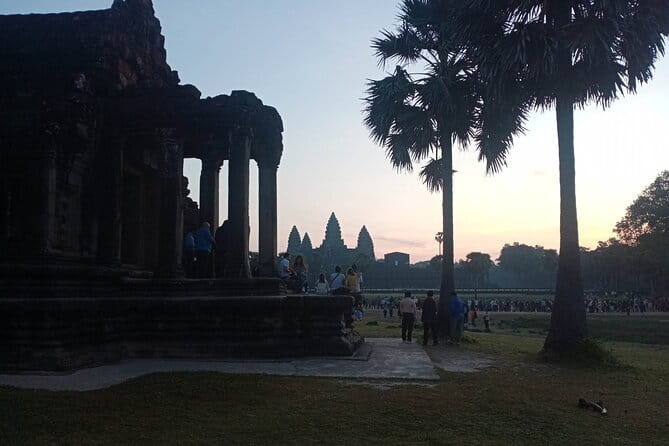 Angkor Wat & Banteay Srei 1-Day Tour - Should you book the Angkor Wat and Banteay Srei tour?