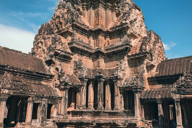 Angkor Wat Experience Temple Pass and Siem Reap Food Tour - Bayon and the faces at the center of Angkor Thom