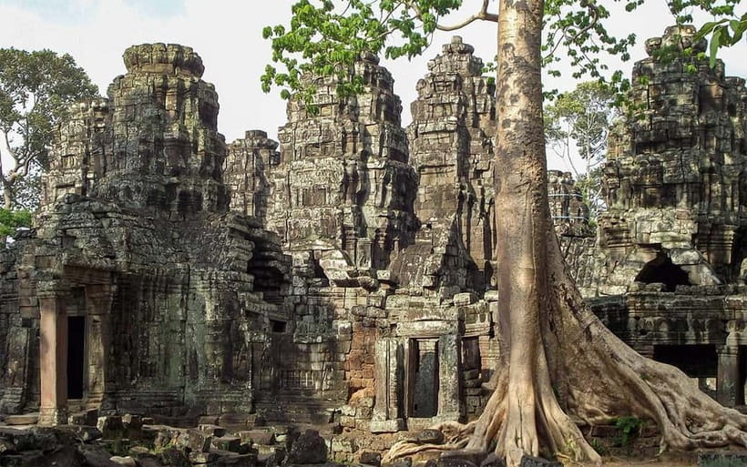 Angkor Wat: Full-Day Guided Sunset Tour - Bayon: a different face of Angkor