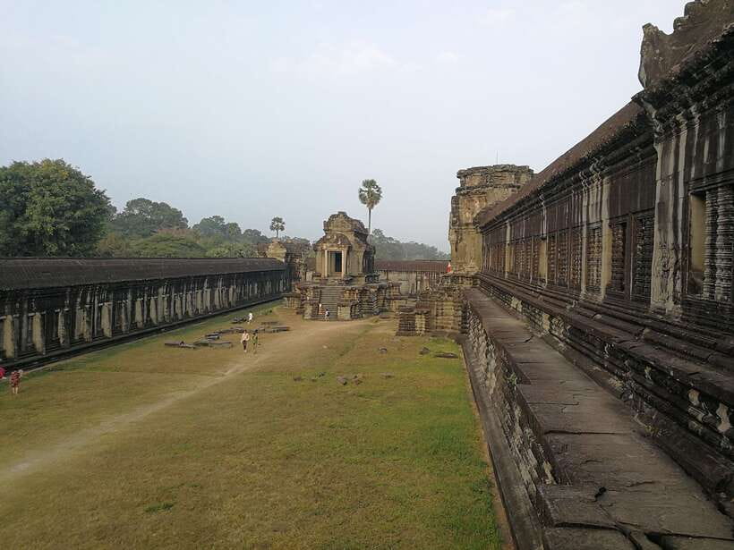 Angkor Wat Full-Day Private Tour with Sunrise - Who should book this Angkor Wat tour