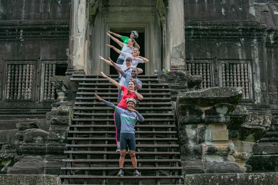 Angkor Wat: Guided Sunrise Bike Tour w/ Breakfast and Lunch - Bayon and the Angkor Thom stop