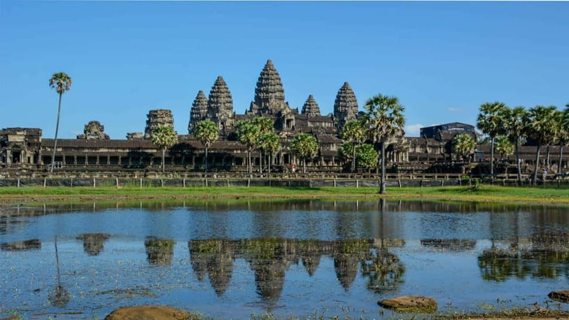 Angkor Wat Guided Sunrise Tour - Bayon and its famous smiling faces