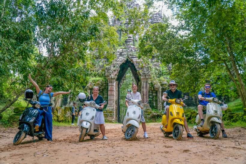 Angkor Wat: Guided Vespa Tour / Tuk Tuk or Car - Starting in Siem Reap at 8 a.m.